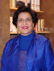 photo of Geet Sud, Threading Specialist / Master Cosmetologist